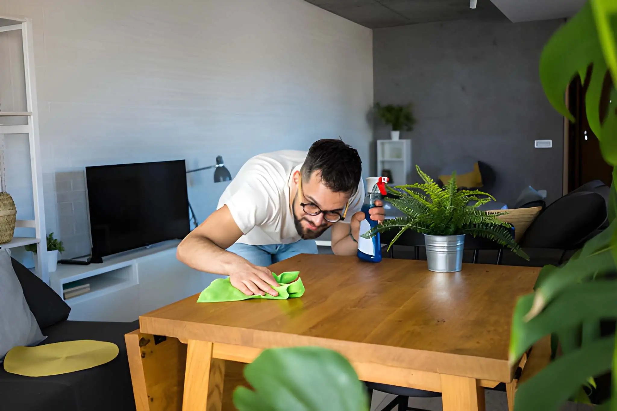 Furniture Cleaning Reduce Bad Odors Caused by Humidity